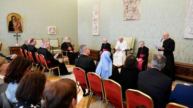 Francisco, con los miembros de la Comisión Anti-pederastia vaticana