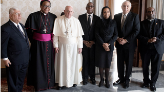 Paredes, Tallaj y los haitianos, con el Papa