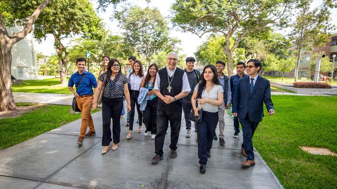 Monseñor Carlos Castillo
