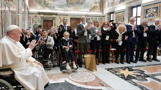 El Papa y la fundación de monseñor Faresin