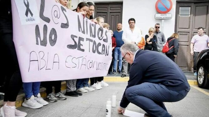 El obispo de Almería, en la concentración
