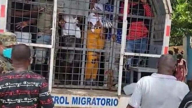 Camión de control migratorio
