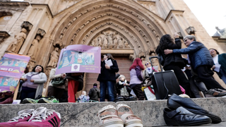 Acto de Alcem la Veu ante la catedral de Valencia