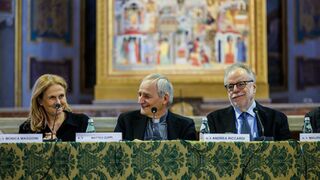 Zuppi, Riccardi y Maggioni,durante la presentación del libro