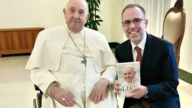 Fabio Marchese Ragona, con el Papa