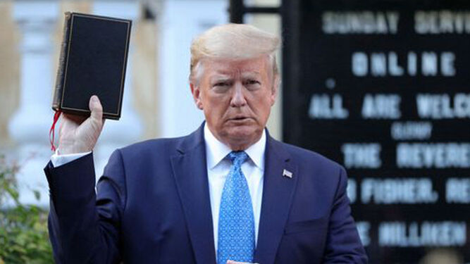 Donald Trump vende biblias 59 $
