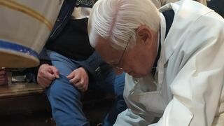 Los curas de San Antón lavaron los pies a ex sacerdotes el Jueves Santo