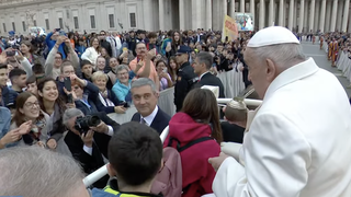 El Papa tomando mate