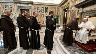 El Papa a los franciscanos