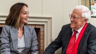 Isabel Preysler, con el padre Ángel