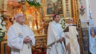 Brotons pide "perdón" por "no haber sabido" proteger a la Virgen, tras el robo de su corona