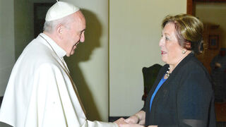 Encarnación González, con el papa Francisco