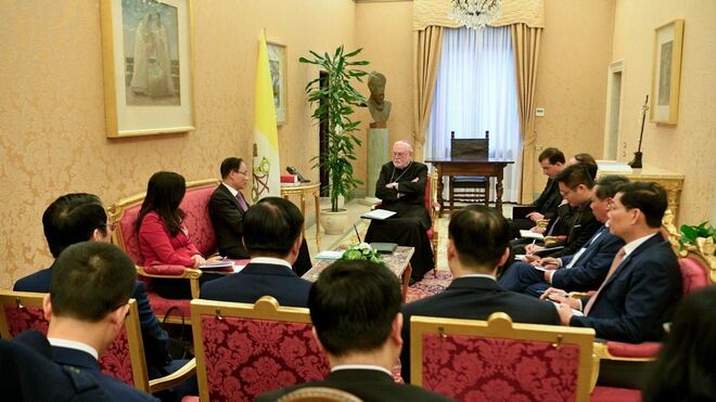 Monseñor Gallagher con una delegación del Partido Comunista de Vietnam, el 18 de enero 2024