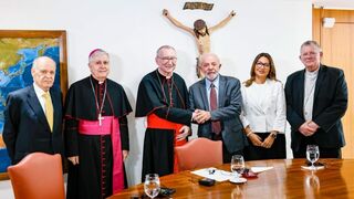 El cardenal Parolin visita al presidente de Brasil