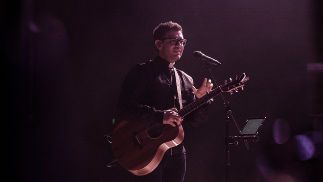 El sacerdote Rob Galea