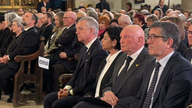 Los lehendakaris Urkullu, Ibarretxe y el socialista Patxi López