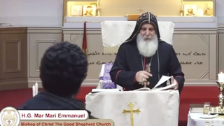 Momento en que se produce el ataque al sacerdote en Sídney