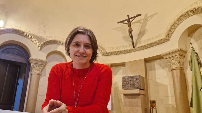 Conchi García, una de las tres mujeres que se forman para celebrar exequias en Barcelona