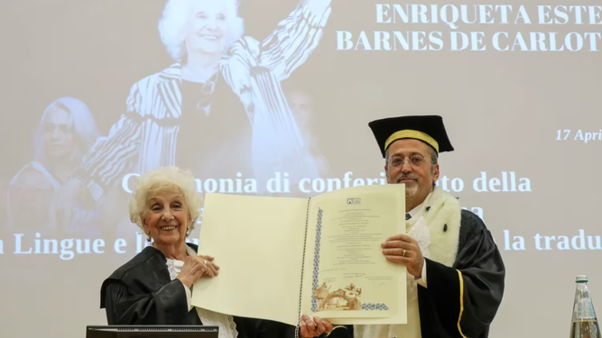 Estela de Carlotto recibe el reconocimiento