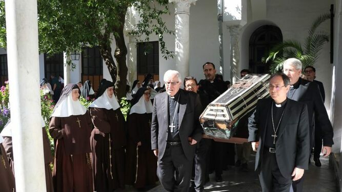 Exhumación de los restos mortales del venerable padre Torres Padilla