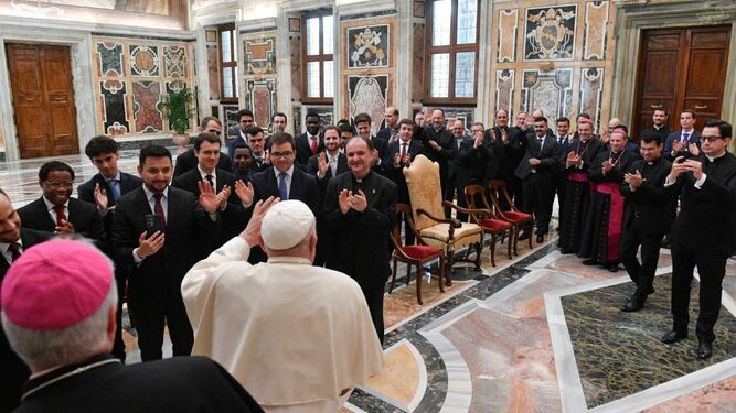Francisco, con los seminaristas de Burgos