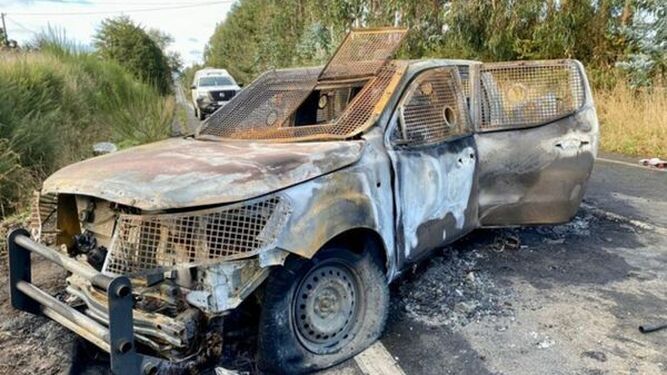 Estado en que quedó el vehículo policial luego del ataque