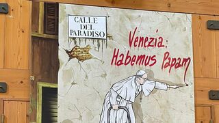 "Habemus Papam", se inauguró la exposición de Maupal en Venecia