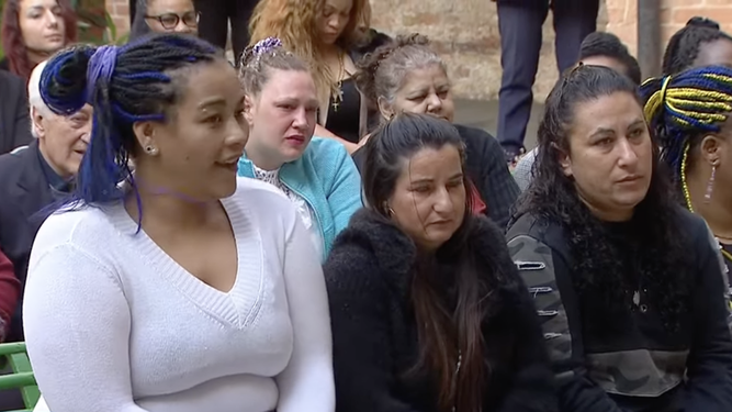 Las reclusas escuchan al Papa