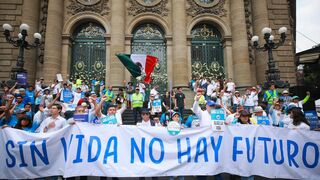 (FIn de semana) Miles de capitalinos salieron a las calles para exigir respeto y garantías para la mujer embarazada
