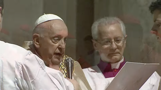 El Papa entrega la Bula