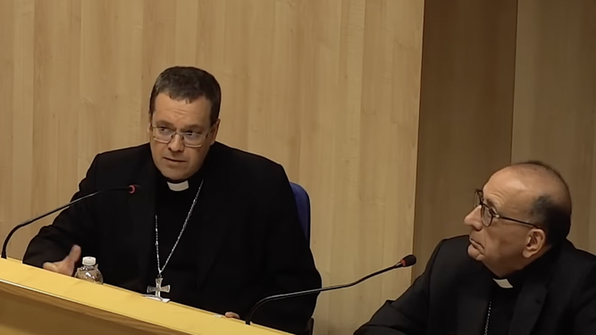 Jesús Vidal en la rueda de prensa con Omella tras la reunión con los miembros del Dicasterio para el Clero