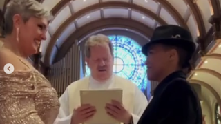 Padre Williams y la bendición de la pareja