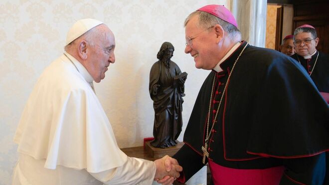 Francisco con Mons. Jaime Spengler