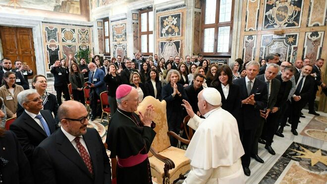 Francisco recibe a Profesores y estudiantes de la Escuela Vaticana de Paleografía, Diplomática y Archivística y de la Escuela Vaticana de Biblioteconomía
