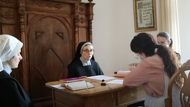 Charla de la madre abadesa del monasterio de Sahagún durante una experiencia vocacional