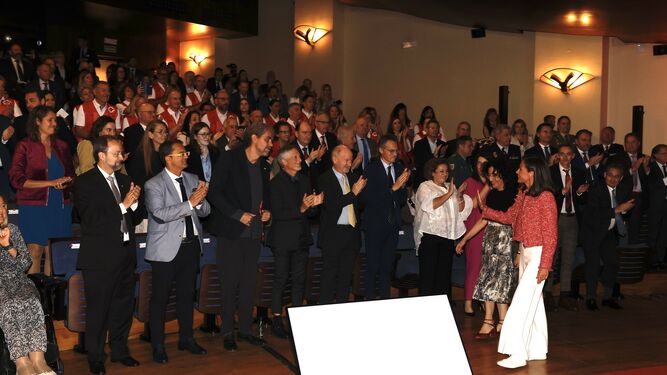 La reina, con los premiados