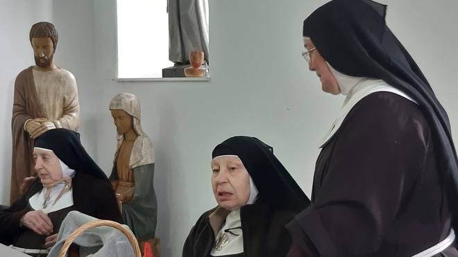 Algunas de las clarisas de Belorado