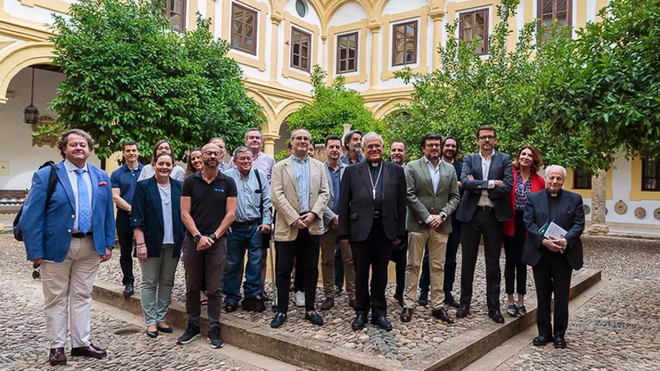 Demetrio Fernández en reunión anual con los medios cordobeses