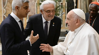 Sadiq Khan, alcalde de Londres, con Francisco