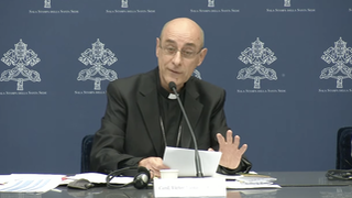 El cardenal Tucho Fernández presenta el documento