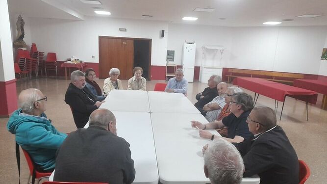 Carlos Escribano, en un encuentro con una asociación de vecinos