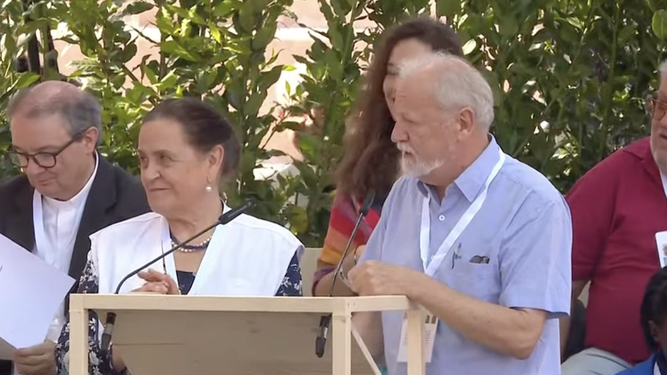 Elda Baggio y João Pedro Stédile, que citó a Pedro Casaldáliga