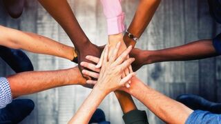 Afirmar que Dios es Trinidad es semejante a decir que Dios es comunidad