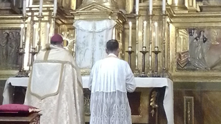 De Rojas y Ceacero, 'celebrando misa' en Belorado