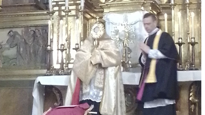 Adoración al Santísimo en Belorado