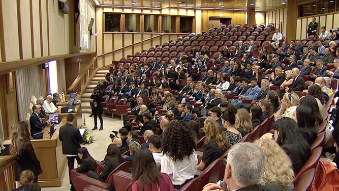 El Papa, con los jóvenes de Scholas