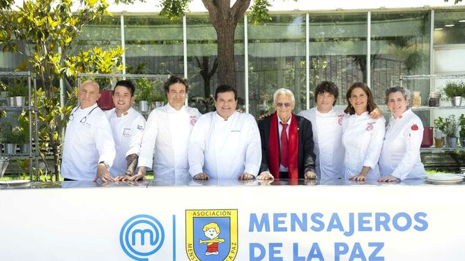 Cocinado solidario de Mensajeros de la Paz