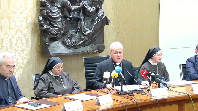 Iceta, con religiosas clarisas cuando estalló el cisma de Belorado