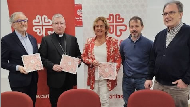 Fernando Prado, obispo de San Sebastián, en la presentación de la Memoria
