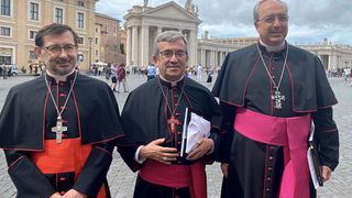 Argüello, Cobo y Magán, con los medios